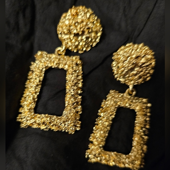 Fashionable earrings - Picture 3 of 5